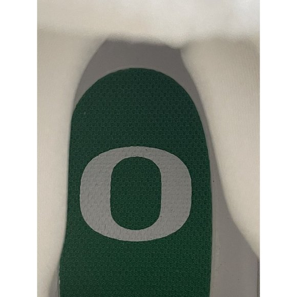 Nike Oregon Ducks Alpha Menace Elite 3 Team Football Cleats White Size 15 US